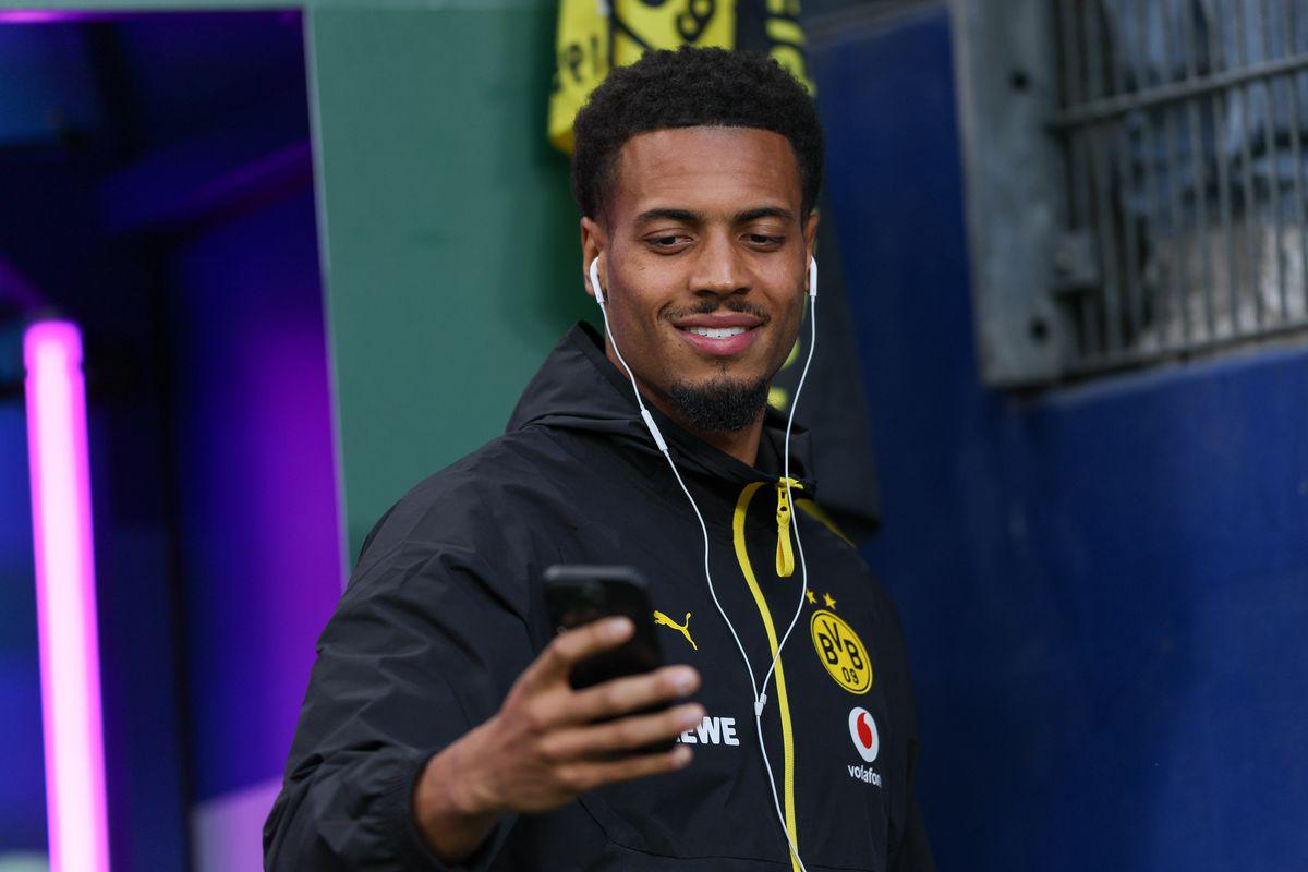 Góc Nhìn NN88: Manchester Evening News: Man Utd liên hệ với tiền vệ Dortmund Nmecha, 