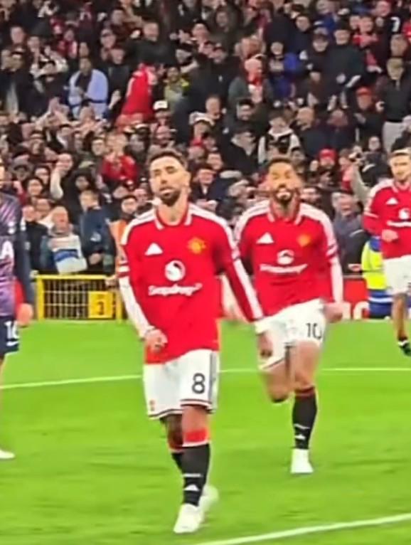 Góc Nhìn NN88: Có gì đó không ổn? Bruno Fernandes tỏ ra không vui sau bàn thắng củ